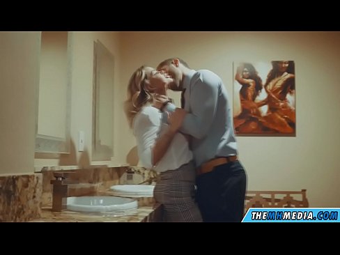 ❤️ Ko'krakli sarg'ish sizni jamoat hojatxonasida yo'ldan ozdirganda Anal pornoda pornoda uz.bsglass.ru ﹏